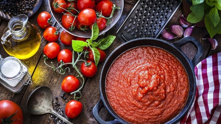 ترفندهای جالب برای افزایش ماندگاری رب گوجه فرنگی خانگی