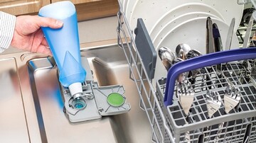۴ دلیلی که نشان می‌دهد ماشین ظرف‌شویی شما ظرف‌ها را تمیز نمی‌شوید