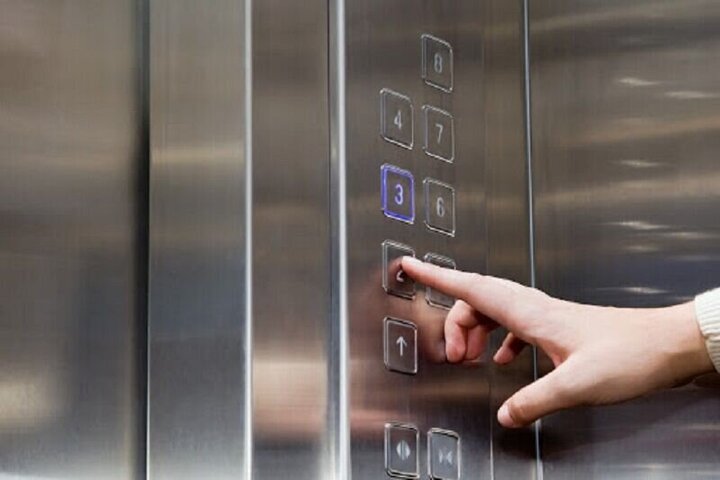 هنگام قطع برق در آسانسور چه کار باید کرد؟