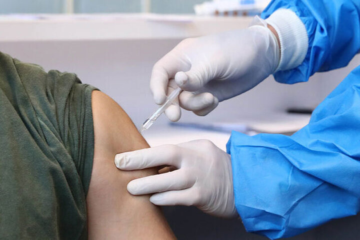 آیا افراد مبتلا به کرونا هم می‌توانند واکسن بزنند؟