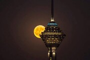 تصاویری زیبا و جذاب از طلوع ماه در تهران / فیلم