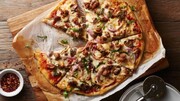 نحوه درست کردن پیتزا سوسیس با پیاز کاراملی