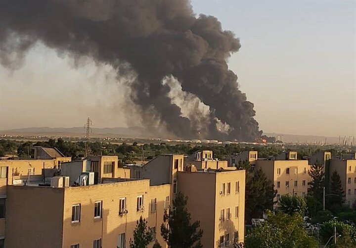 جزئیات آتش‌سوزی در پالایشگاه نفت تهران / نشت یکی از لوله‌های خطوط انتقال داخل پالایشگاه 