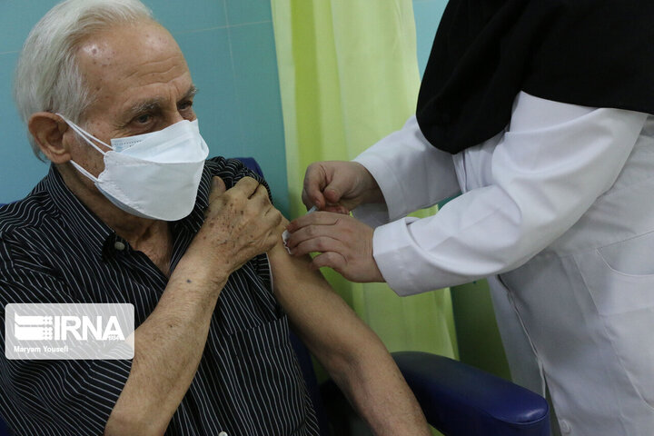 روند واکسیناسیون کرونا متوقف نشده است / فاز اول و دوم واکسن ایرانی از جمله برکت پیشرفت خوبی دارد