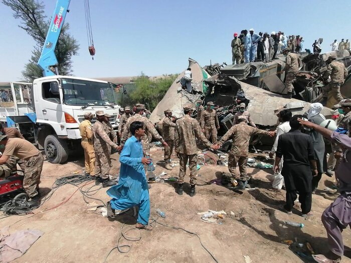 شمار جان باختگان حادثه قطار در پاکستان به ۴۰ نفر افزایش یافت 
