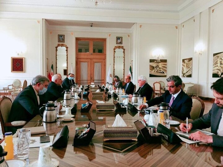 ظریف با نماینده ویژه دبیرکل سازمان ملل در امور یمن دیدار کرد