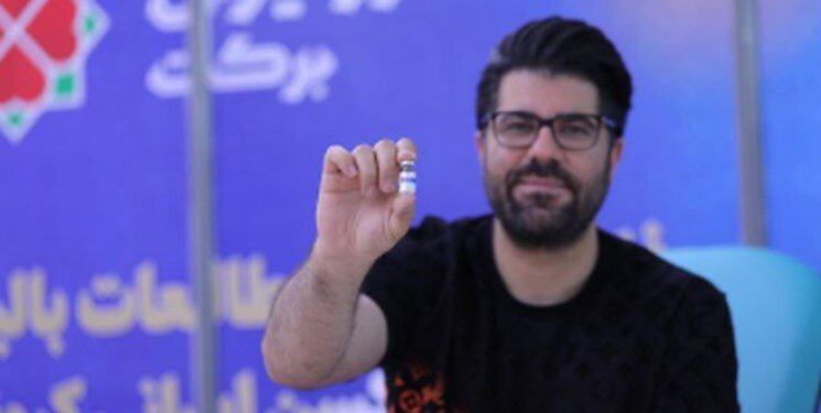 حامد همایون داوطلبانه واکسن ایرانی کرونا زد/ عکس