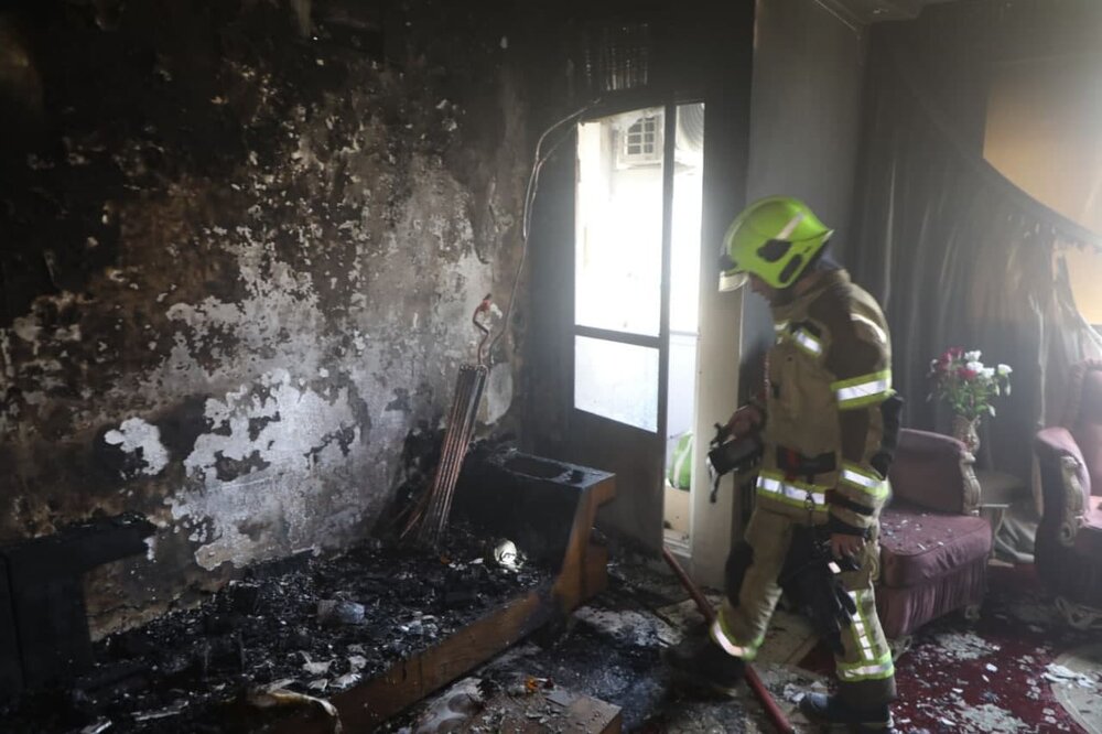 کولر گازی یک آپارتمان مسکونی در مشهد را با آتش کشید