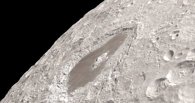 ناسا به نیمه‌ پنهان ماه سفر می‌کند