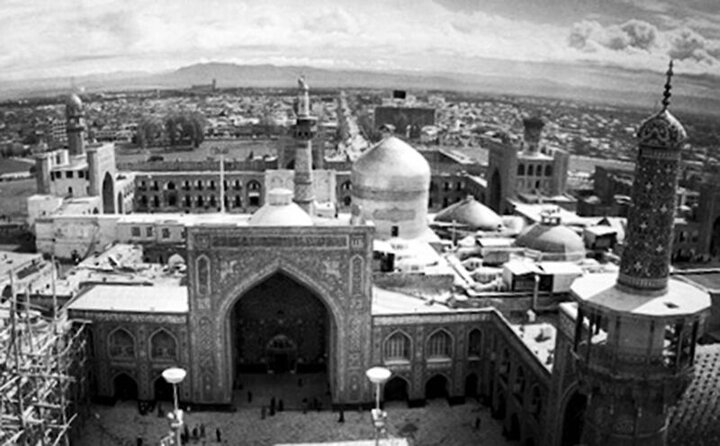 نمایش عکس‌های قاجاری حرم مطهر رضوی در موزه ملک 