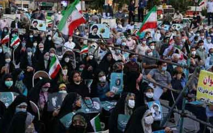 حصارکشی بین طرفداران یک کاندیدا در میدان هفت تیر تهران / عکس