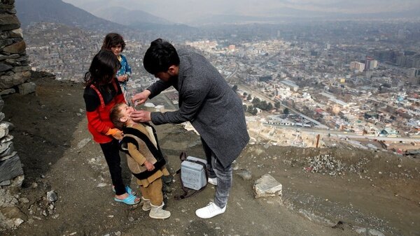 مرگ ۴ کارمند واکسیناسیون در افغانستان در حملات جداگانه