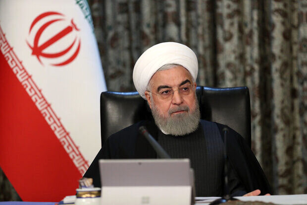 حضور حسن روحانی در ستاد انتخابات کشور برای رای دادن / فیلم