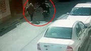 لحظه قاپیدن کیف یک زن، توسط موتورسواران در گلستان /  فیلم