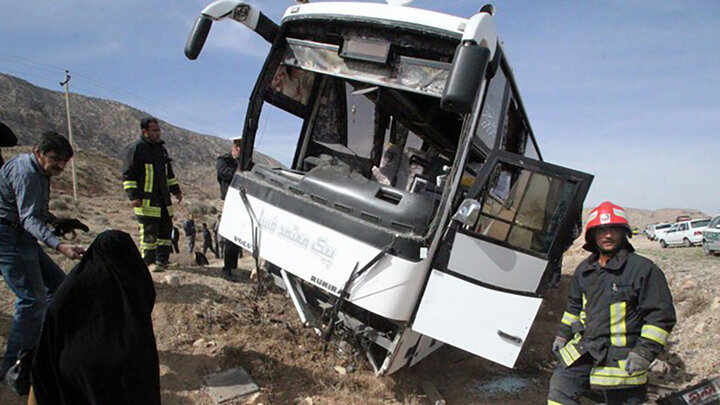 حادثه اتوبوس این بار در قم/ آمار مصدومان اعلام شد