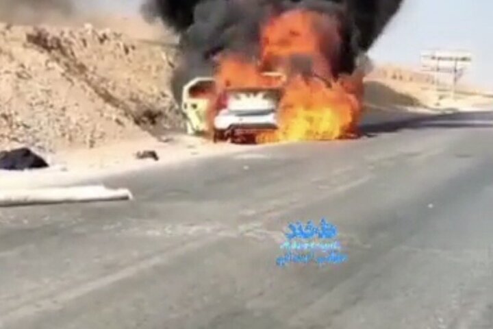 گرمای هوای اهواز یک خودرو را به آتش کشید / فیلم