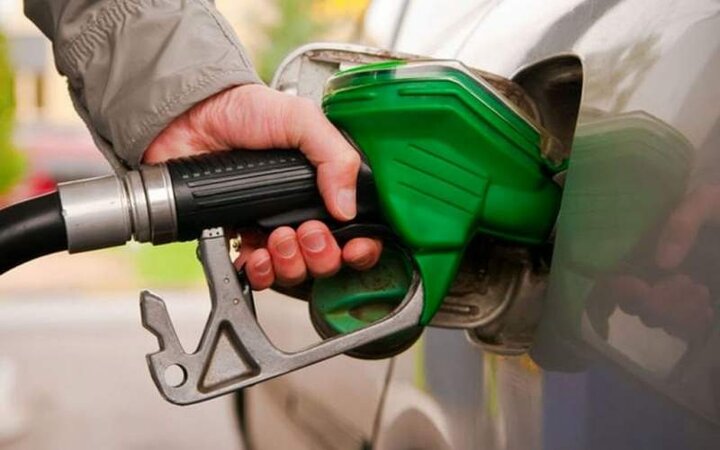 قیمت بنزین در دولت رئیسی تغییر می‌کند؟
