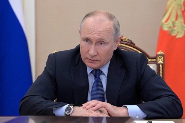 پوتین: ناوشکن انگلیسی با همدستی واشنگتن وارد آب‌های روسیه شده است