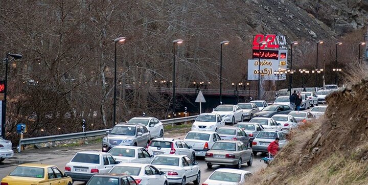 آخرین وضعیت ترافیکی جاده‌های کشور عصر جمعه ۱۱ تیر | ترافیک سنگین در محور چالوس