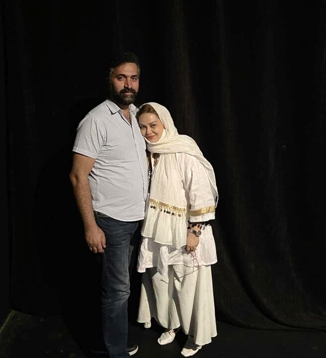 بازیگر زن مشهور سینما در آغوش همسر دومش / عکس