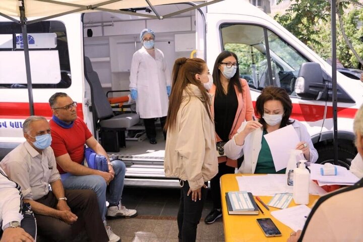 هجوم شهروندان ایرانی به کشور ارمنستان برای تزریق واکسن ۲۰ میلیون تومانی