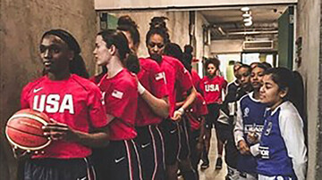 عکس بازیکنان تیم ملی بسکتبال زنان آمریکا جنجالی شد / تصویر