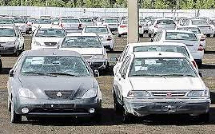 قیمت روز انواع خودرو در بازار /  پراید به ۱۳۷ میلیون تومان رسید
