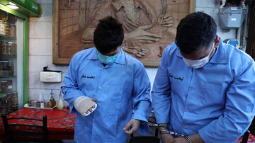 قمه کشی در یک کله پزی در تهران / انگشت یک مرد قطع شد / فیلم