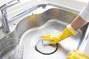 با این پنج روش سینک ظرفشویی خود را برق بیاندازید