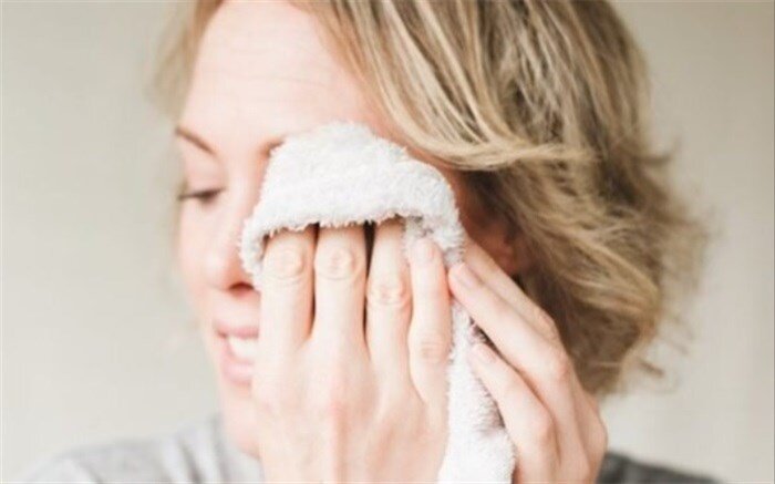 علائم و ویژگی پوست چرب چیست؟ | بهترین روش برای درمان و پاکسازی پوست چرب