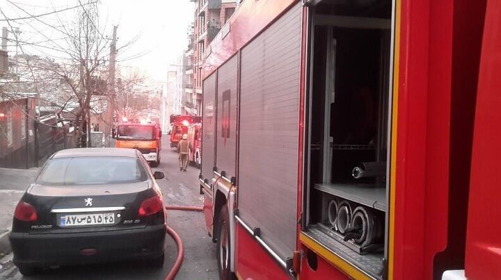 تصاویری از آتش سوزی مهیب در خیابان مطهری تهران / فیلم