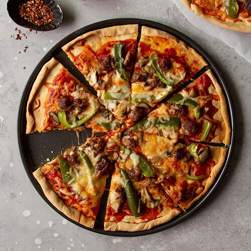 پیتزا تابه‌ای؛ خوشمزه و مخصوص، به روش ترکیه‌ای