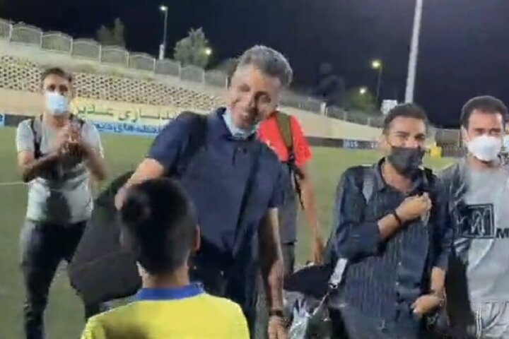 شوخی جالب عادل فردوسی‌پور با پسر فوتبالیست مشهور / فیلم