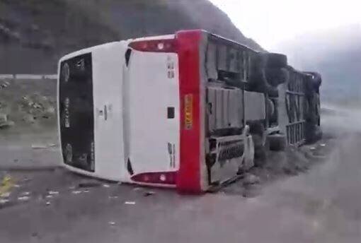 نخستین تصاویر از واژگونی مرگبار اتوبوس در محور هراز / فیلم
