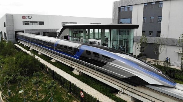 ساخت سریع‌ترین وسیله نقلیه زمینی جهان در چین / فیلم و عکس