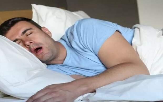علت آبریزش دهان هنگام خواب چیست؟ + نحوه پیشگیری و درمان