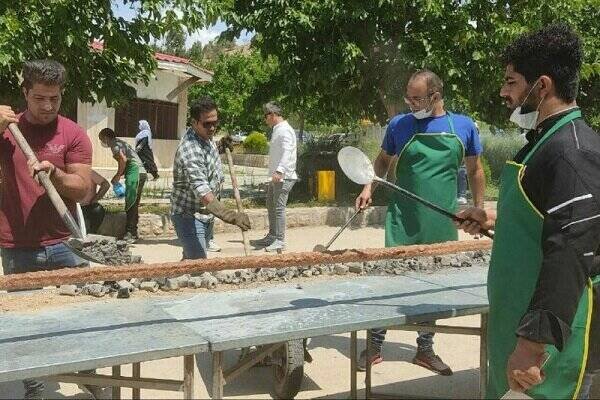 پخت کباب ۱۱۰ متری برای نیازمندان بجنوردی در روز عید غدیر / فیلم