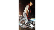 حادثه دلخراش در تهران / گیر کردن پای پسر نوجوان در بین چرخ موتور / عکس