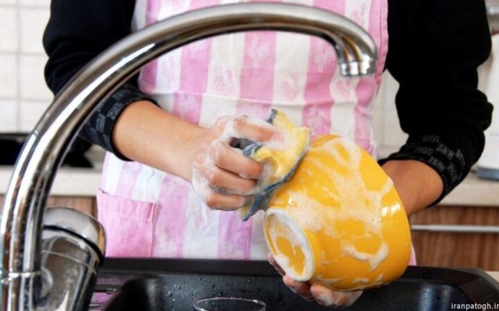 خواص شگفت‌انگیز ظروف شستن با دست! / عکس