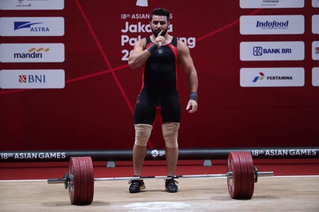 لحظه تلخ زمین خوردن وزنه‌بردار ایرانی در المپیک ۲۰۲۰ / فیلم