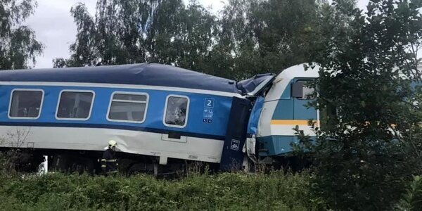 تصادف دو قطار در چک ۵۲ کشته و زخمی برجای گذاشت