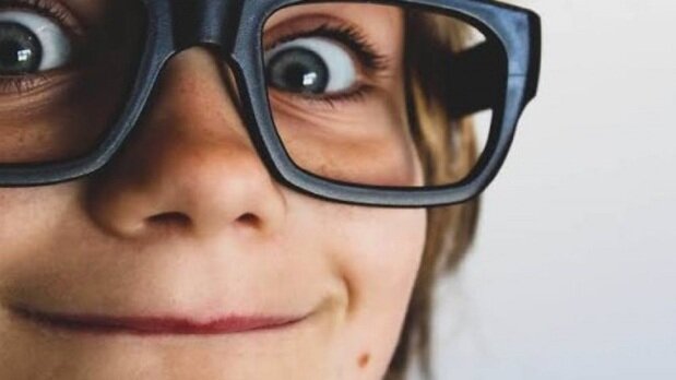 با این روش‌های از شر عینک خلاص خواهید شد | تقویت چشم با چند روش ساده خانگی