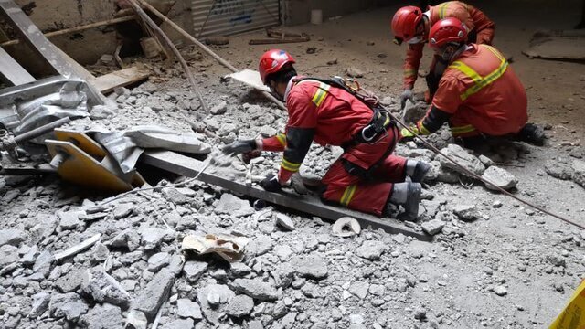 تصاویر | سقوط مرگبار ۲ کارگر از طبقه شانزدهم یک برج در تهران 
