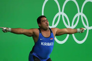 خوشحالی جالب توجه و عجیب وزنه‌بردار پس از شکست در المپیک ۲۰۲۰ توکیو / فیلم