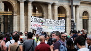 تظاهرات مردم فرانسه در اعتراض به تدابیر جدید بهداشتی