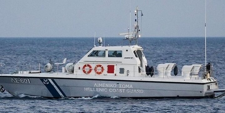 غرق شدن یک کشتی انگلیسی در سواحل یونان 
