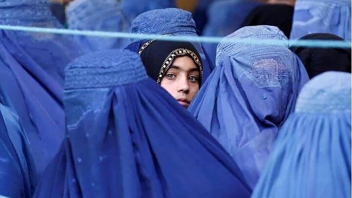 فاجعه در افغانستان؛ طالبان خانه به خانه به دنبال دختران ۱۲ ساله