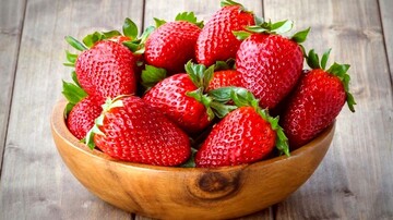 آیا خوردن توت فرنگی در درمان کرونا موثر است؟