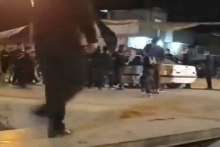 برخورد وحشتناک خودرو با عزاداران حسینی در شب تاسوعا / فیلم