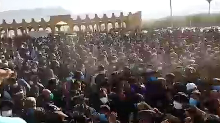 فیلمی وحشتناک از روزهای سیاه کرونایی در خوزستان / تیراندازی در مراسم چندهزار نفری